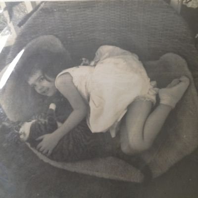 Litz17D's profile picture. Ellacott & Strike shipper. Kama'aina. Anglophile.  Nipponophile. Scrabble! Hand Embroidery. Walking.