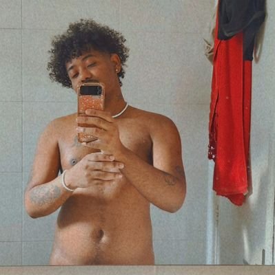 satanariesZO's profile picture. versátil 
curto pegação 
pretinhos tem preferência 
chama logo pra gente fuder