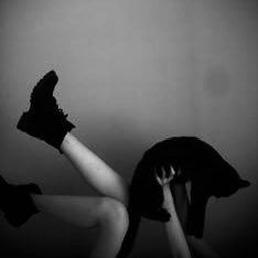 _morguemoth's profile picture. 𝘓𝘰𝘯𝘨 𝘸𝘢𝘭𝘬𝘴 𝘪𝘯 𝘵𝘩𝘦 𝘨𝘳𝘢𝘷𝘦𝘺𝘢𝘳𝘥 // 𝘩𝘪𝘴 𝘷𝘢𝘮𝘱𝘪𝘳𝘦 🦇🖤👻 (DM=BLOCK)