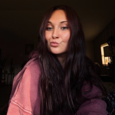 tayciara__'s profile picture. 🦋🍒🌞🌜✨🍓