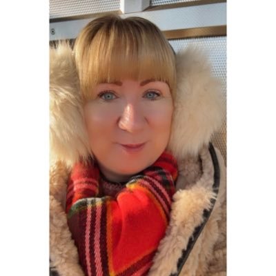 HannahF_24's profile picture. The 90s. Boybands. Musicals. Books. Holidays. Christmas geek. Some TV thrown in.