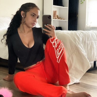 iammboyeazi's profile picture. TSLA investor, After IPO 2010-present. B787 FO. If there isn't a blue check-it isn't me.