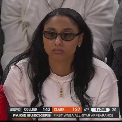 logoffdr's profile picture. the moonlight waltzes in our wake, each breath a vow we dare not break | #cinco 🪽#NewYorkForever