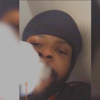 NichRigga_'s profile picture. burn one 🔥🌲
