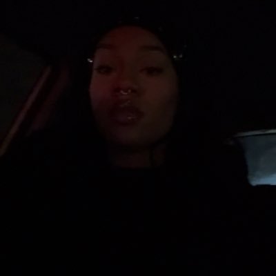 gimmeMooreplzz's profile picture. a very strict aquarius 🎀🫧💘💖💓💕