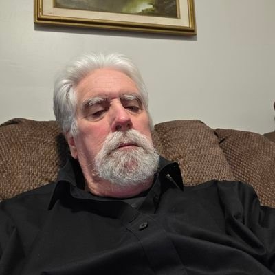 fredstrong60's profile picture. A Vietnam veteran ,love to that walks on the 🌴🌴,don't say much love to retweet, Trump Great no question! And I'm Married no pm