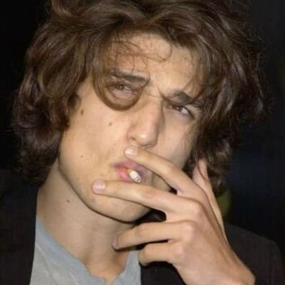 simplesmentir's profile picture. everyday is an opus dei