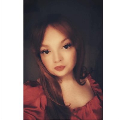 LaurseyXO's profile picture. hi I’m Lauren, I love @Halsey @zaralarsson Self-Proclaimed Vinyl Record addict, WWE and Pokémon fan // 23 yrs old // She/Her 🇬🇧 Tiktok - @laureeex0