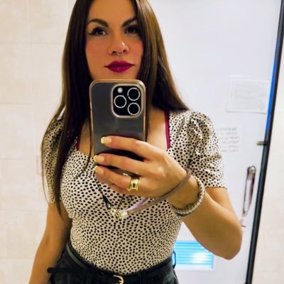 julietaetznab's profile picture. Todo aquí a título personal 🍒🍉 | Autónoma y autodeterminada | antineoliberal | radical | comunicación política popular | 🖋columnista.