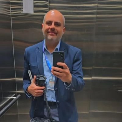 RobertSoluciona's profile picture. Abogado y futbolero.