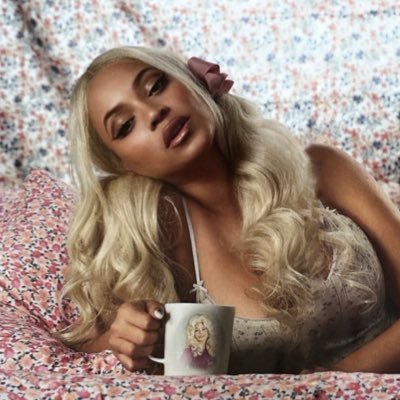 thiiquer's profile picture. hive and wlw ships| draws sometimes | 🔞