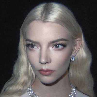 anyatjfilm's profile picture. 