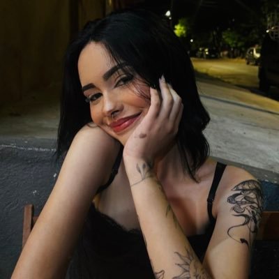 ttdaloira13's profile picture. a futura jornalista favorita de vocês, Galo!