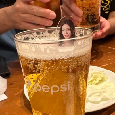 layerchell's profile picture. raise a suilen archive 👠