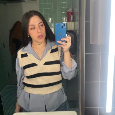 _izamm's profile picture. Mi mejor amigo es un gato con problemas existenciales 🫶🏻  FloreSeremos 🌺