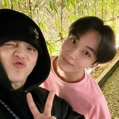 jeongchholic's profile picture. jeongcheolHolic🤎 —☆ in love with jeonghan & scoups....💭