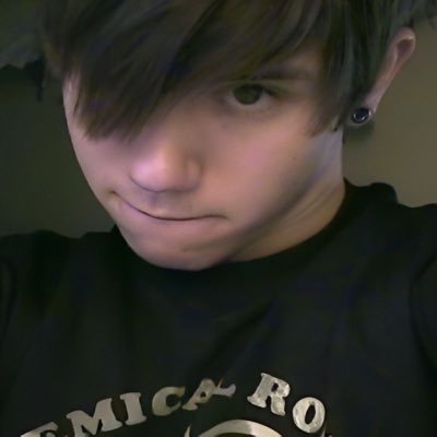 tuubbular's profile picture. i hate panic at the disco / im cooler on tiktok @ neromp4