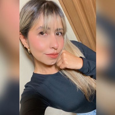 MonicaMaria__'s profile picture. Abogada.