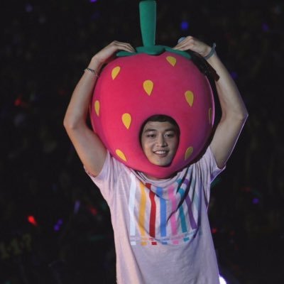 tinyminho's profile picture. a glimmer of hope that was staring at me ⋆ฺ｡*:･