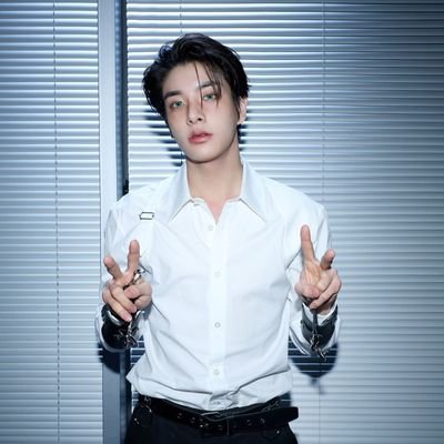Gioginamin's profile picture. não quero mais saber de depressão e coisas pra baixo no kpop hoje em dia