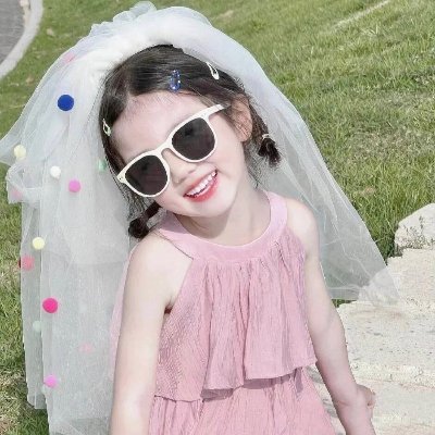 qiqinjiang's profile picture. 美女一个