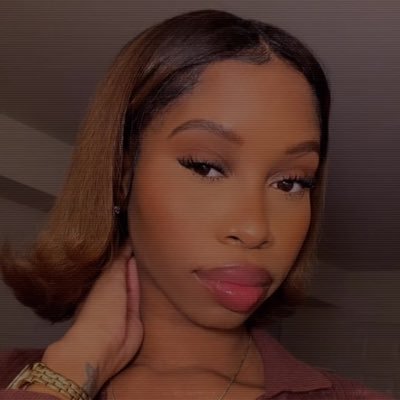 nyahnextdoor's profile picture. the prettiest nerd 💫