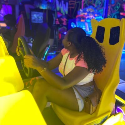 _naaadoley's profile picture. don’t piss me off.