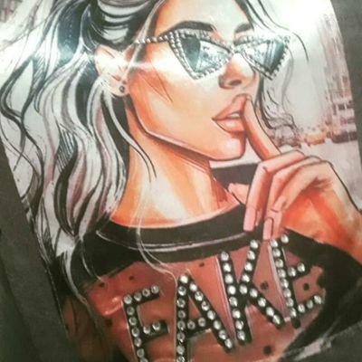 LeledeHelena's profile picture. Cosplay de gostosa.  Entrei pela cota da ironia, amenidades e zoeira. 
Este perfil não tem comprometimento com realidade, verdade, intelectualidade. 🔞