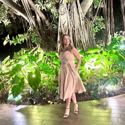 dclase0887's profile picture. Con fe como guía, música en el alma, café en mano y girasoles en el corazón. Valiente, soñadora y siempre avanzando. ✨☕🌻🎶