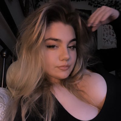 CUNTCEDES's profile picture. lh44