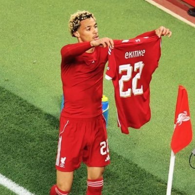 nzpcrl's profile picture. the world is yours