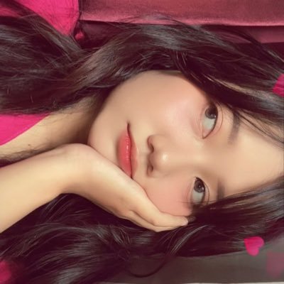 withlovecind's profile picture. somewhere between daily chaos, chapters, and scenes 💓🌟🧘🏻‍♀️🍓🫧