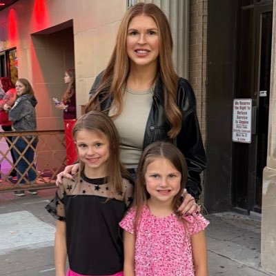 nicannehaug's profile picture. cool mom x3💙💜💜 • married to my best friend💍 • teacher to the coolest group of 1st graders📚 • living my dream life