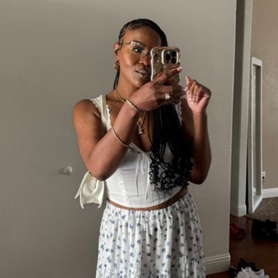 PinkPrettyMurph's profile picture. 