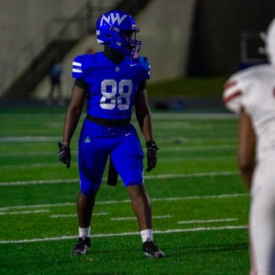 toe1x's profile picture. 5,11 205 WR/RB CO (29) Waukee Northwest (IA) toedevonta3@gmail.com