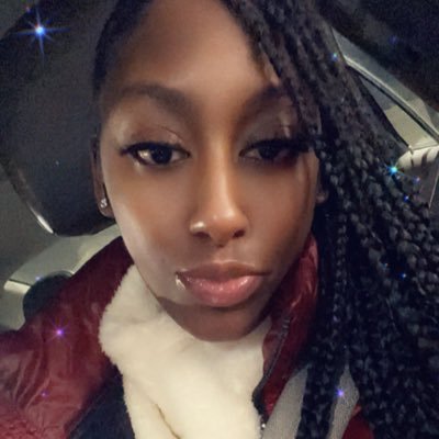 Yonnie_Mae's profile picture. 