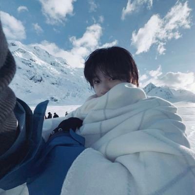 thinkaboutjju's profile picture. 𝒞𝑜𝓁𝑜𝓇 𝒪𝓊𝓉𝓈𝒾𝒹𝑒 𝒯𝒽𝑒 𝐿𝒾𝓃𝑒𝓈