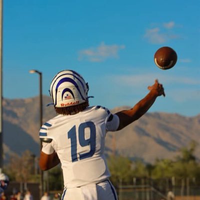 _trentonhicks19's profile picture. QB| #19| Co 2028| 6’1| 180 lbs| Marana High School| 4.5 GPA| Hudl https://t.co/3jvUPBDap8 email: trentonjhicks@icloud.com