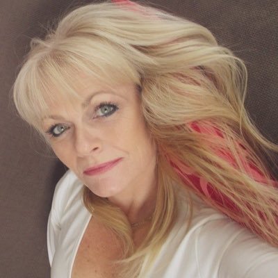 nz_deborah's profile picture. Passionate observer of the human condition. Born in Pakistan, raised in Zimbabwe, proud citizen of New Zealand. #BRF♥️ #Nolefam🐊🎾 #Foodie🤤 DM=Instant🚫