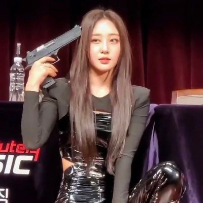 nyancat4167's profile picture. blk and bi!! probably thinking about #boobs she/her 19’ 🎉 dms open!! — won’t accept blank accounts.