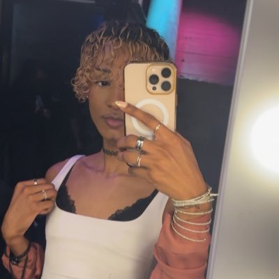 YIKESthingz's profile picture. ᴍᴀɴ, ꜰᴜᴄᴋ ᴀʟʟ ᴛʜᴇꜱᴇ ʙɪᴛᴄʜᴇꜱ, ɪ ᴀᴍ ᴀ ᴘᴏʟʏɢᴀᴍɪꜱᴛ 💋 | 🔮 𝟸𝟼. | 🇸🇷. | ♏️. | 📍𝕿𝖍𝖊 𝕹𝖊𝖙𝖍𝖊𝖗𝖑𝖆𝖓𝖉𝖘.