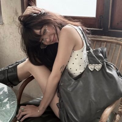 like4lady_'s profile picture. just a girl who reads too much and edits for fun