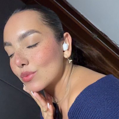 catalinarv16's profile picture. 