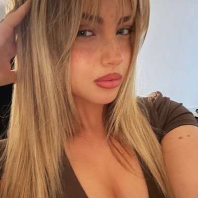 useernina's profile picture. 