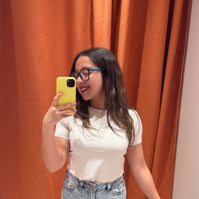 WaleswkaEsal's profile picture. Facultad de psicología UNAM./IG: waleswka.esal/No quiero otra ilusión.🌸