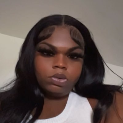 Kissesof_Ectasy's profile picture. What’s Ya Hobbies , SHITTING ON BITCHES ‼️🥴 Head Barb in Charge 💗IG: _hoodboujie