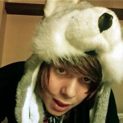 kittyysprinklez's profile picture. 15 and a vampire!( ᐢ, ,ᐢ)𐂯he/him, I luv seals, wolves and cats!! •dont mine at night• 🇩🇪