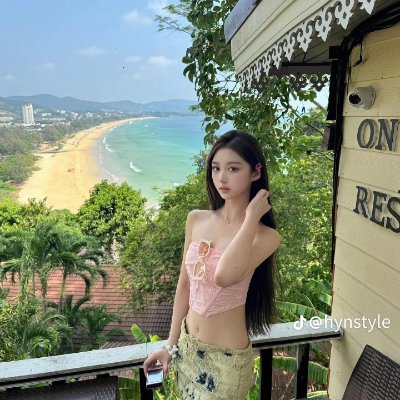 LngLinhTnh60180's profile picture. 