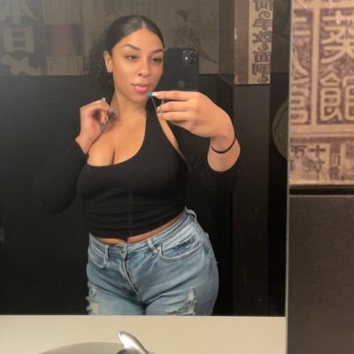 SairiaLove's profile picture. cool mom. 32. carefree ✨