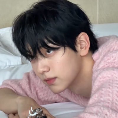 soobunpie's profile picture. :¨ ·.· ¨: the #1 soobie princess omega wife bunny truther `· . 🐰 ↓ no minors.